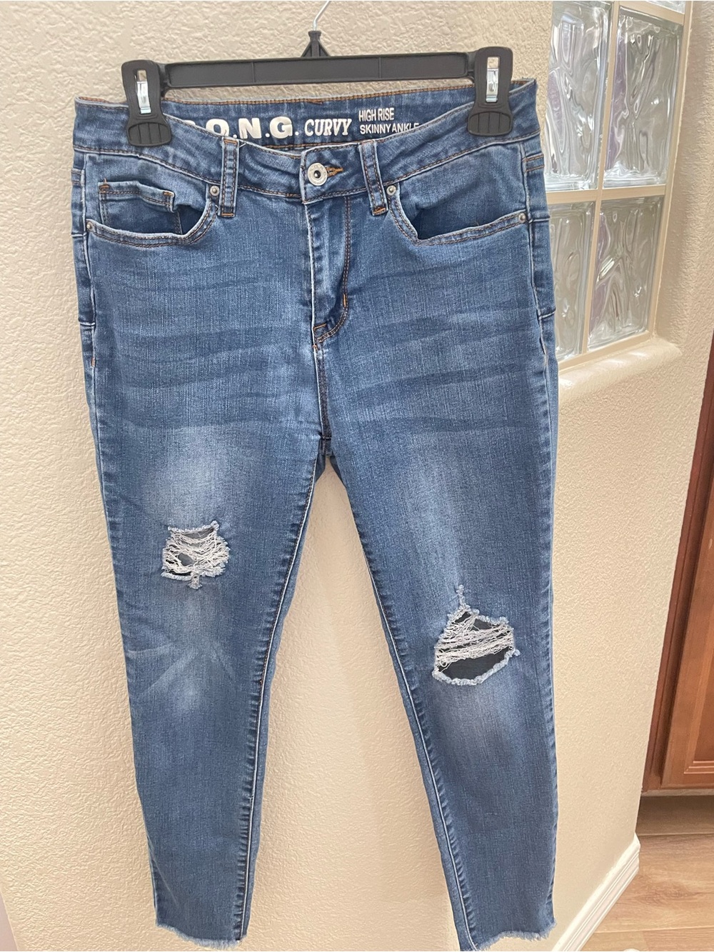 High-Rise Curvy Skinny Jeans in Distressed Dark Blue